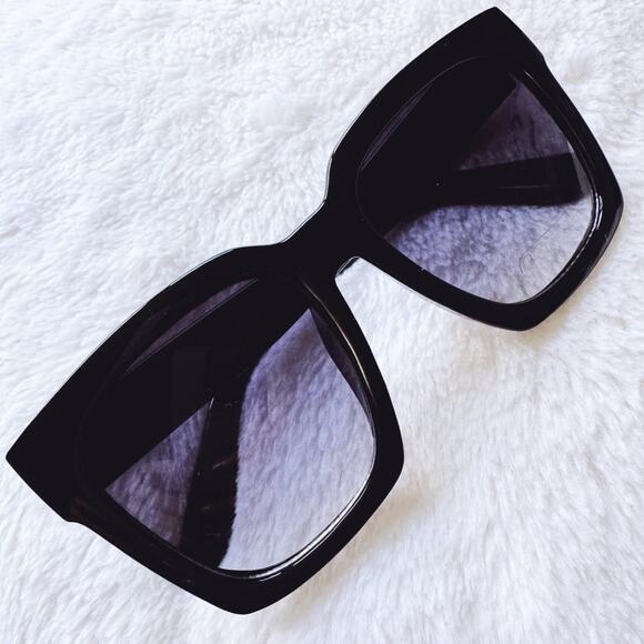 Liora Black Oversized Bold Sunglasses - Picture 2 of 13